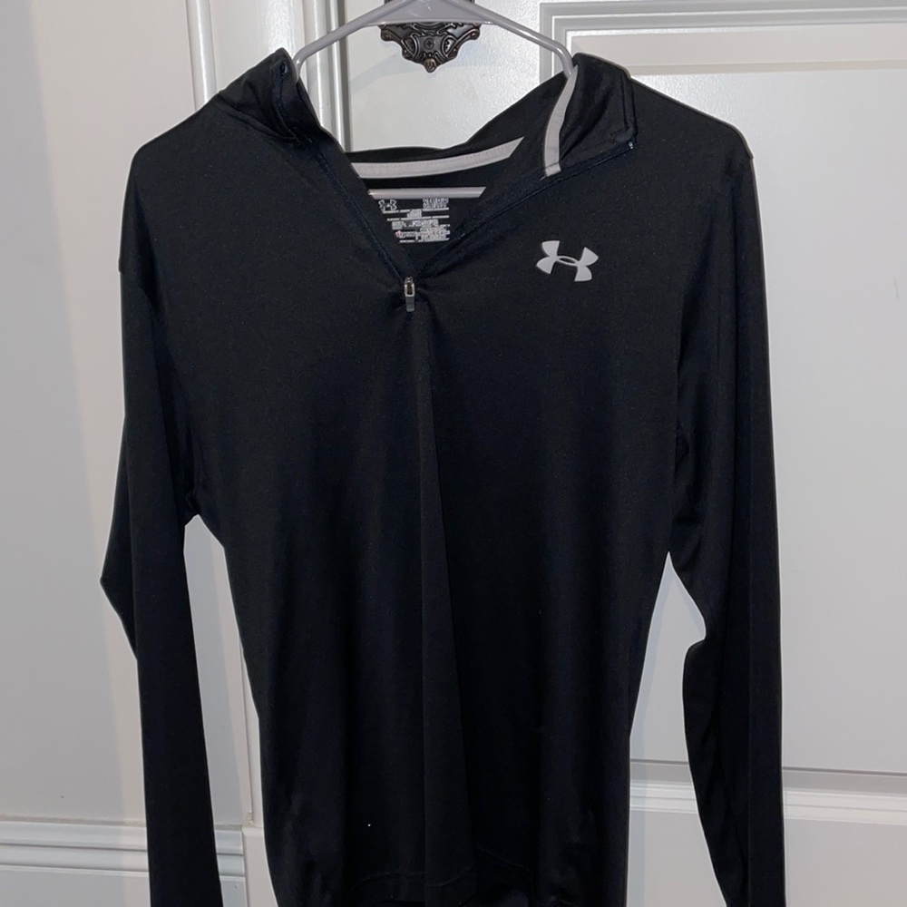 Under armor black pullover